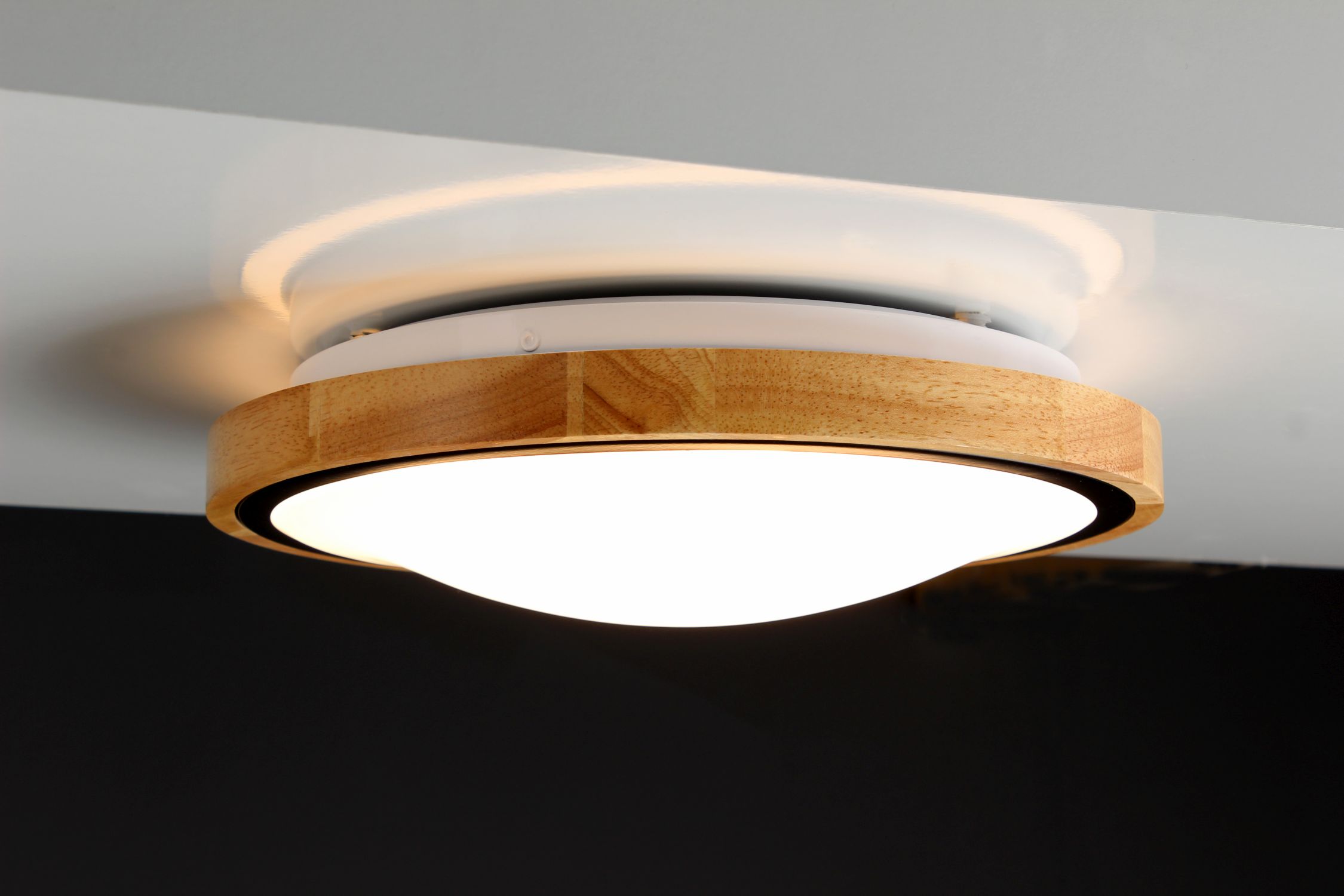 Confortable plafonnier LED en bois Ø30.7 cm 12 W 3000 K