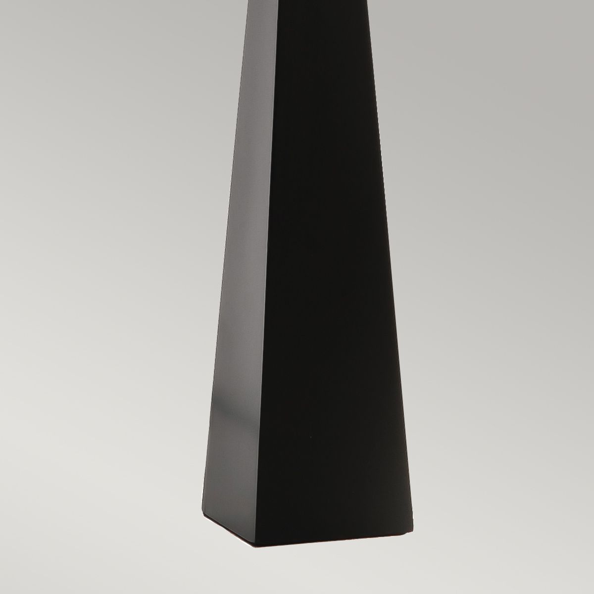 Tischlampe groß 79 cm hoch Schwarz Weiß Stoff Metall E27