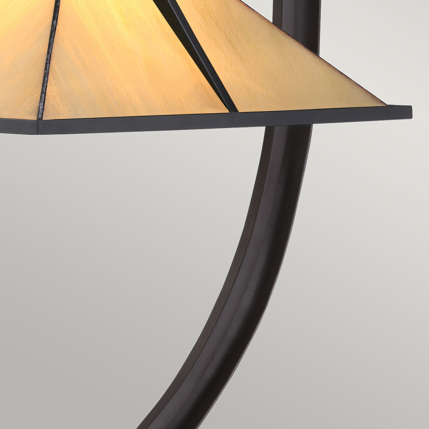 Lampe de table vitrail métal 55 cm de haut E27 style Tiffany