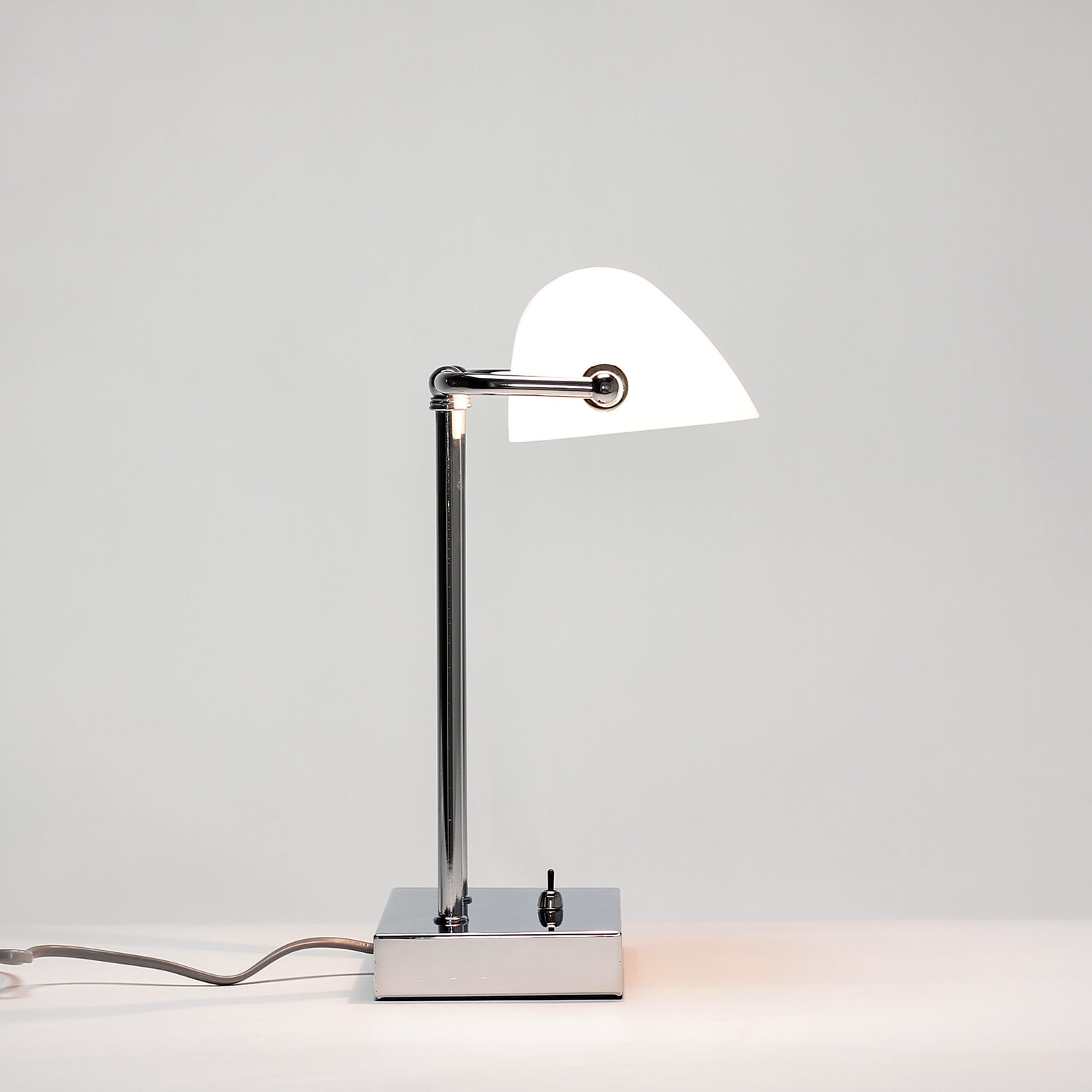 Lampe de banquier en chrome blanc