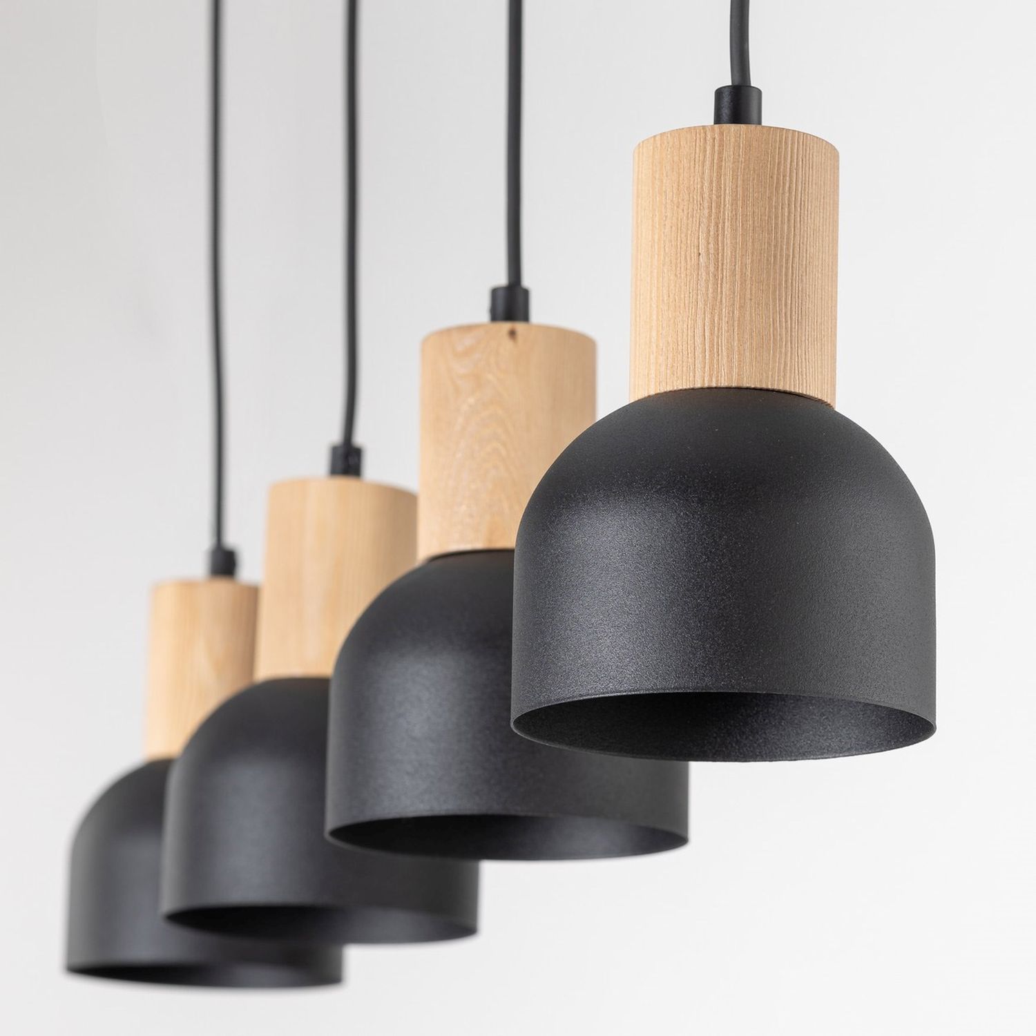 Suspension métal bois E27 noir bois 4 flammes